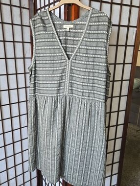 Max Studio Gray Striped V-Neck Midi Dress
